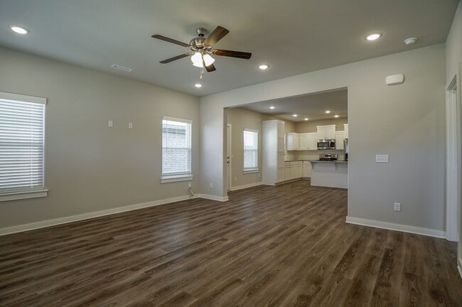 Photo - Now Preleasing