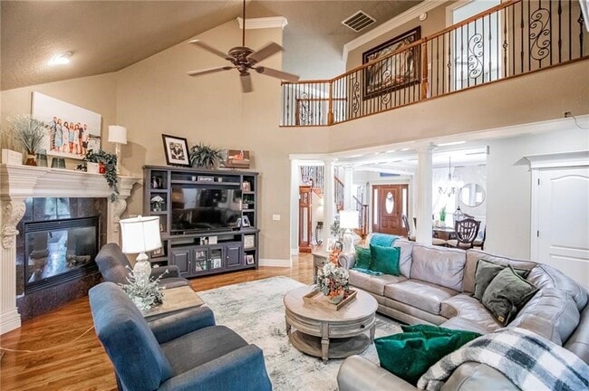 Photo - 1706 NW Autumn Ave