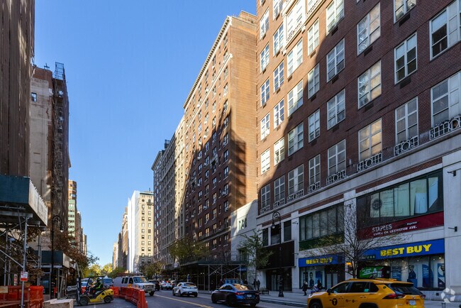 Photo - 115 E 86th St