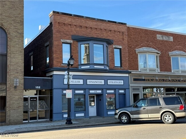 Building Photo - 158 N Broadway St Unit Upper