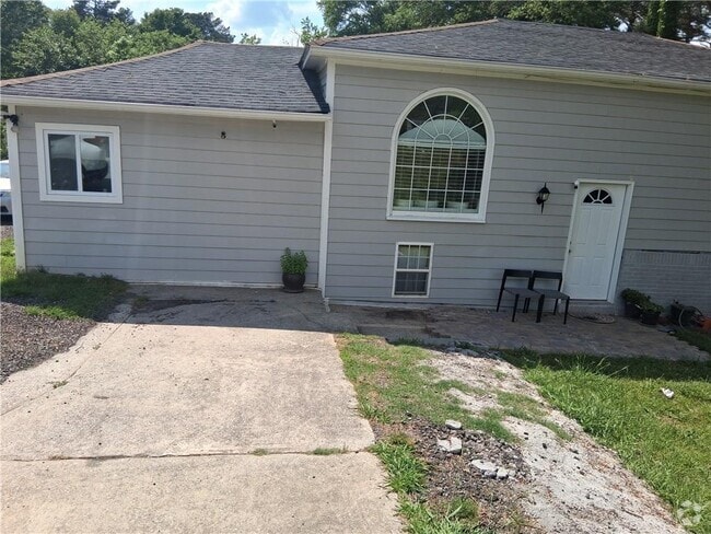 Building Photo - 5953 Riverdale Rd Rental
