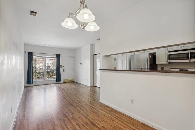Photo - 99 Cottonwood St
