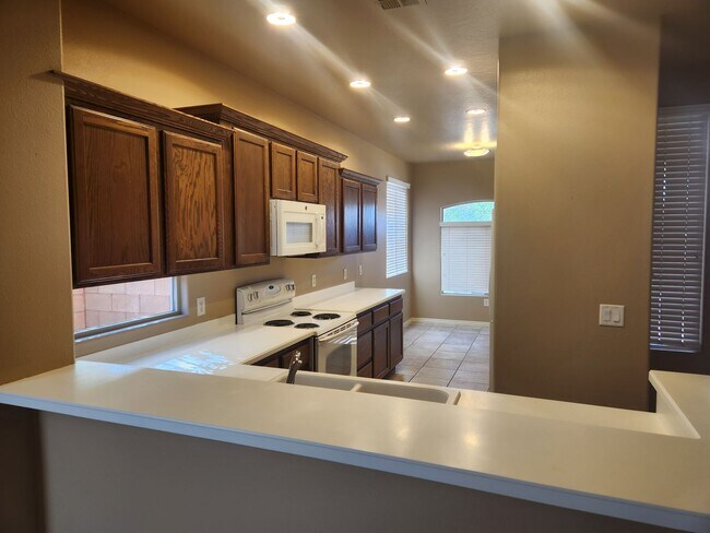 Sweet Coral Canyon 3/2 with garage and pri... - Sweet Coral Canyon 3/2 with garage and pri... House