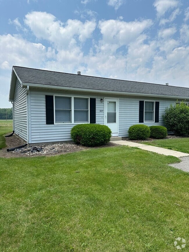 Building Photo - 3895-3905 N Meadow Ridge Dr Unit 3895 Rental