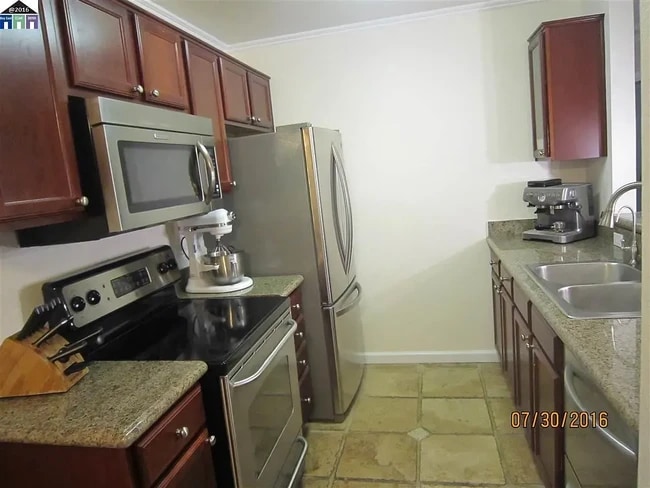 Photo - 3274 Red Cedar Ter