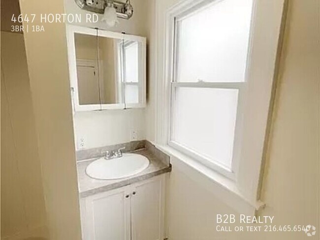 Building Photo - "Charming 3-Bedroom Oasis: Your Perfect Bl... Rental