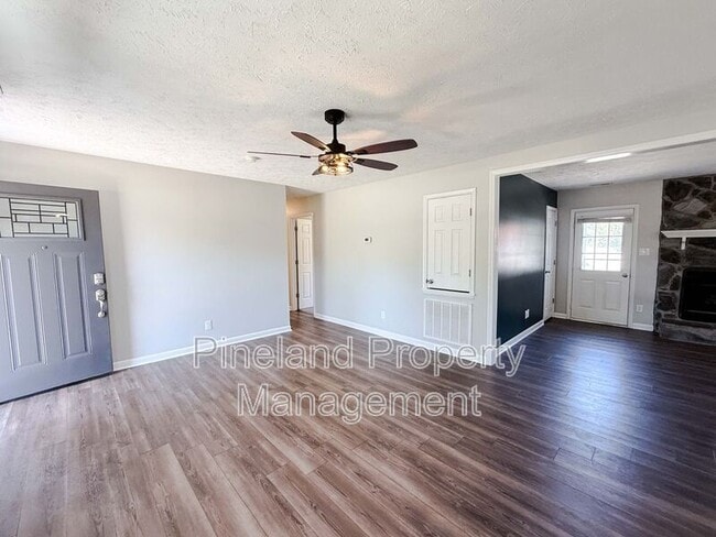 Photo - 1690 Clairborne Dr