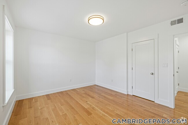 Building Photo - 406 Columbia St Unit 1 Rental