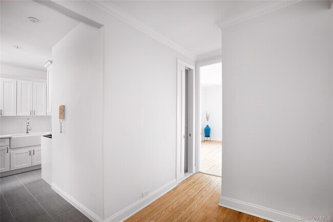 Photo - 34-40-40 79th St Unidad 5B