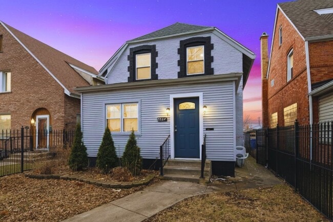 Building Photo - 8824 S Wabash Ave