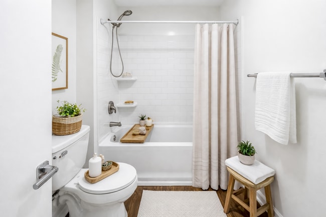 Building Photo - 318 Persons St