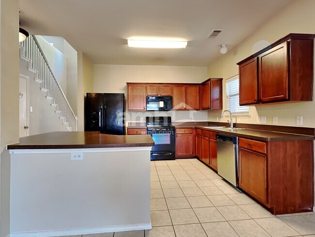 Photo - 421 Sandy Creek Dr