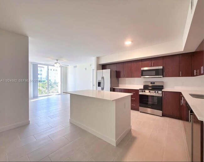 Photo - 11239 NW 4th Terrace Unidad 610