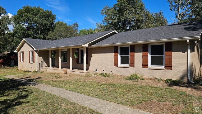 Building Photo - Ranch Style 3 bedroom 2 bath Smyrna Rental