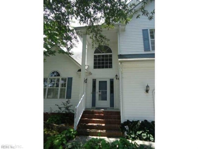 Building Photo - 4 Bedroom 2.5 Bath House in Suffolk