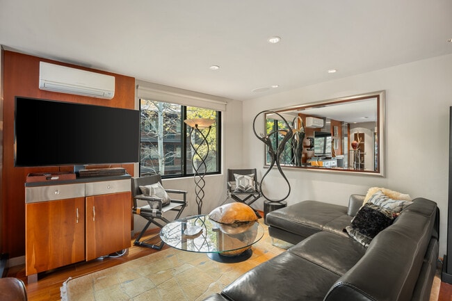 Photo - 650 S Monarch St Unit 9