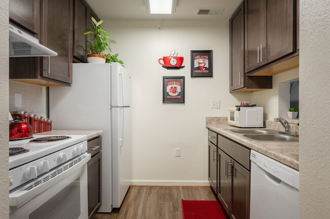 Kitchen - Lynnhaven Cove