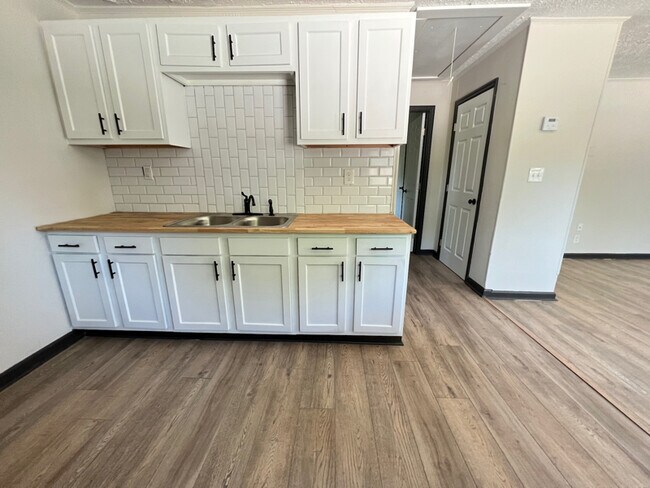 Photo - 3010 Indiana Ave Unit A