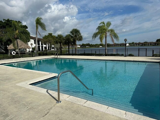Photo - 210 Lake Pointe Dr Unit 105