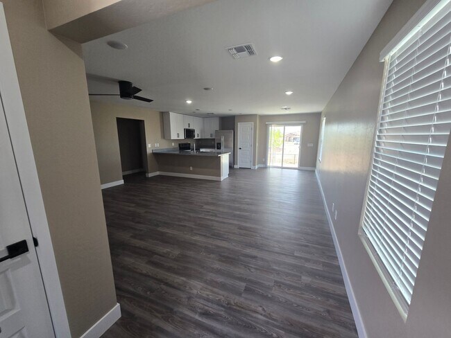 Photo - 3 Bedroom 2 Bathroom WICKENBURG COUNTRY CL... House