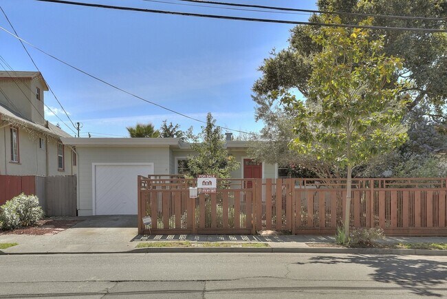 Photo - 1033 56th St