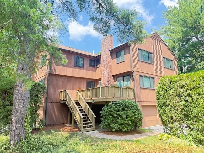 Building Photo - 50 Treetop Park Rental