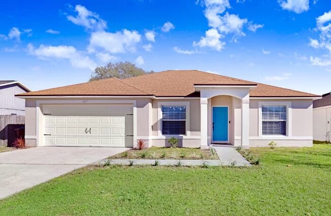 Beautiful 3/2 Spacious Home with a covered... - Beautiful 3/2 Spacious Home with a covered...