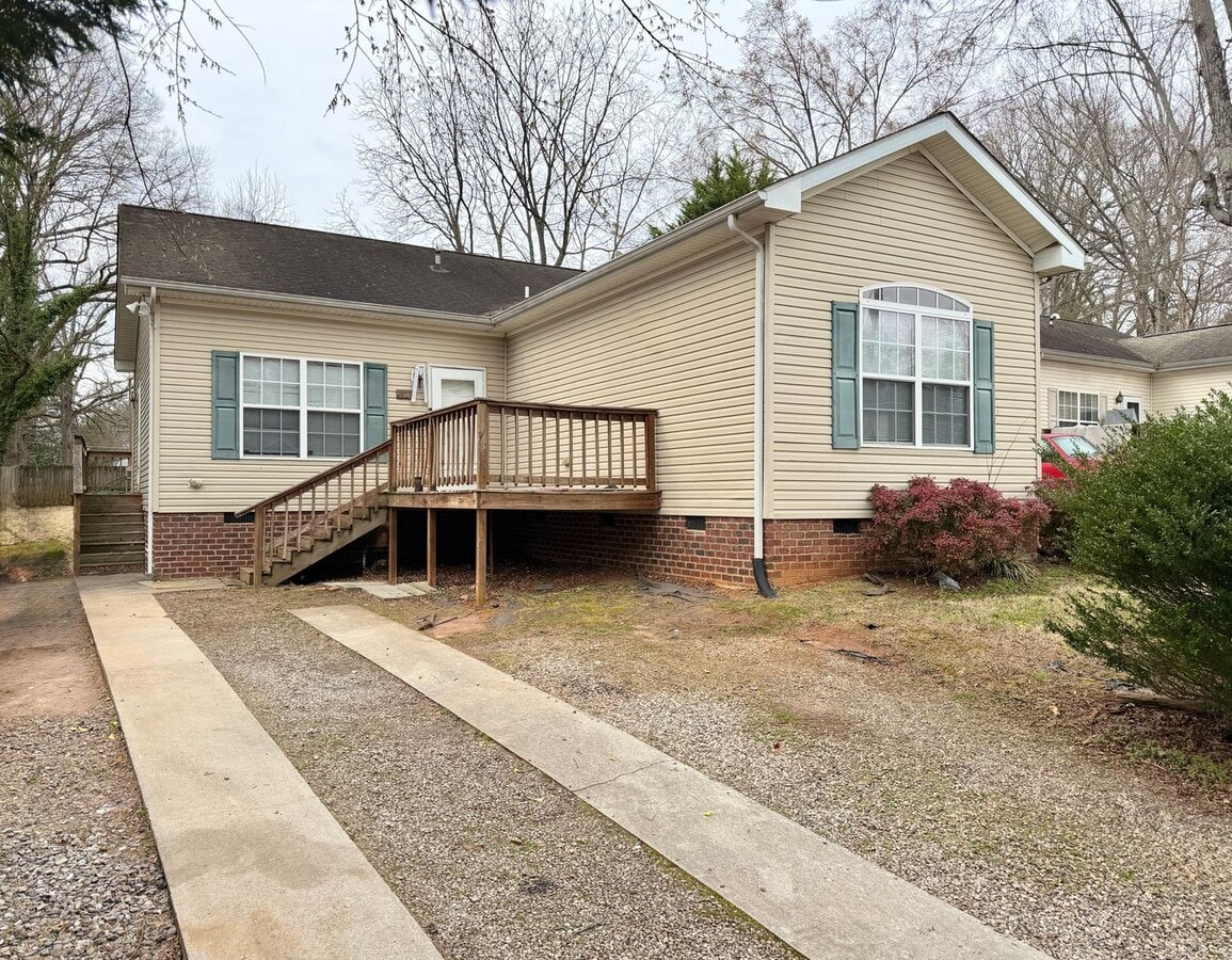 Statesville Downtown - 3BR/2BA - Statesville Downtown - 3BR/2BA