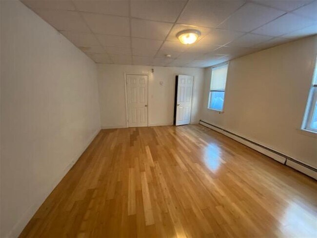 Photo - 60 Otis St Unidad B