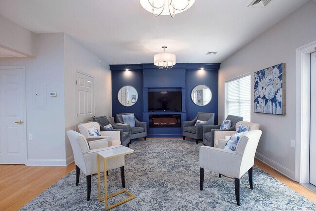 Photo - 100C Danbury Rd Unidad 1H