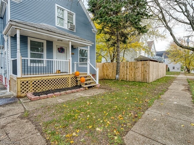 Photo - 3116 Searsdale Ave
