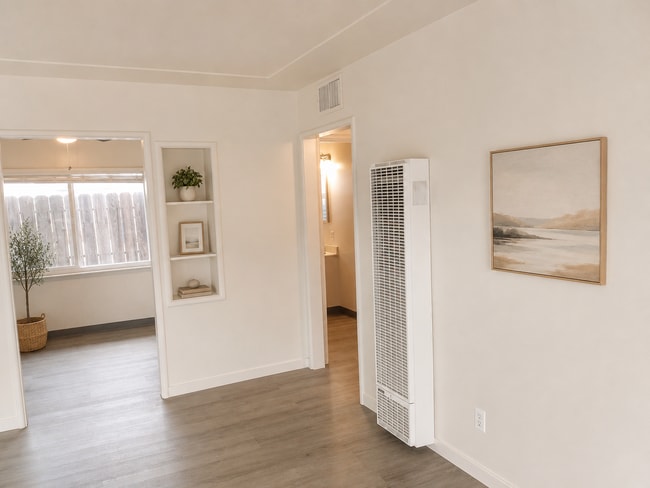 Photo - 2044-2046 Mayfair Dr W Unit Advertising