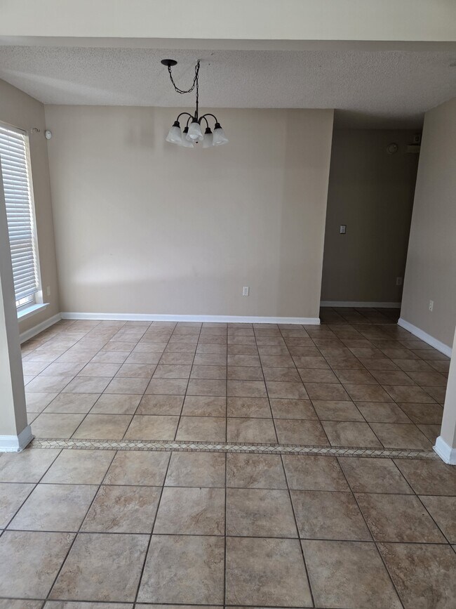 Photo - 119 Wayfair Ln