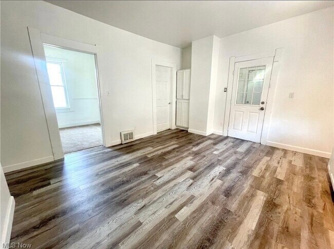 Photo - 4002 Robert Ave