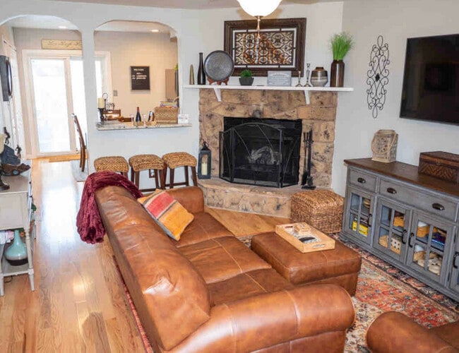 Photo - 3325 Misty Meadows Dr