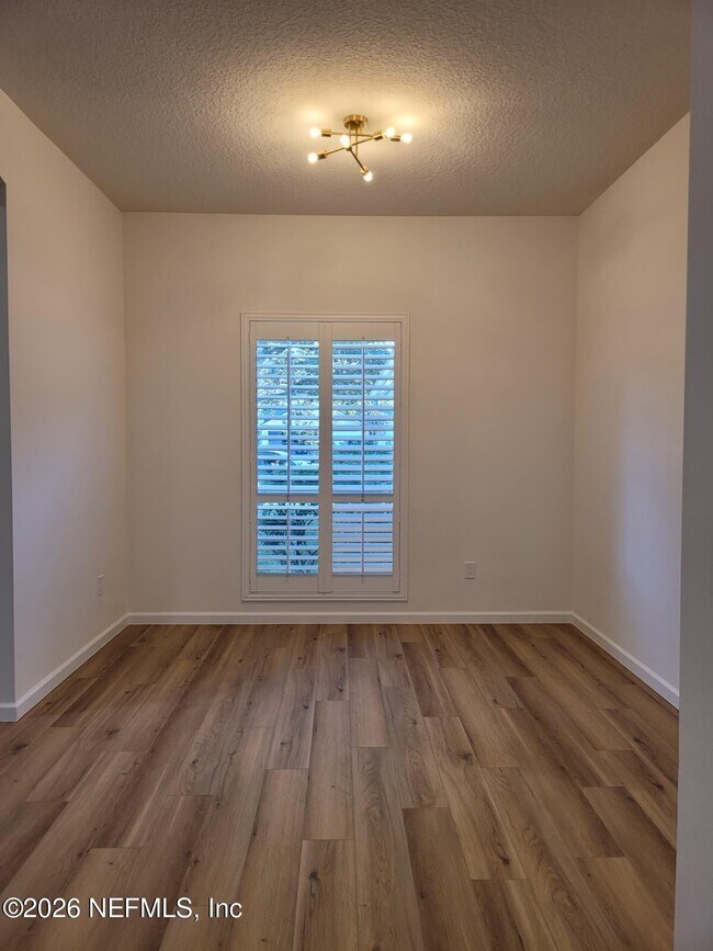 Photo - 108 Findhorn Ct