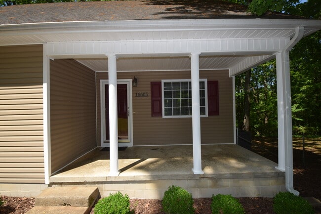 Photo - 16605 Janet Dr
