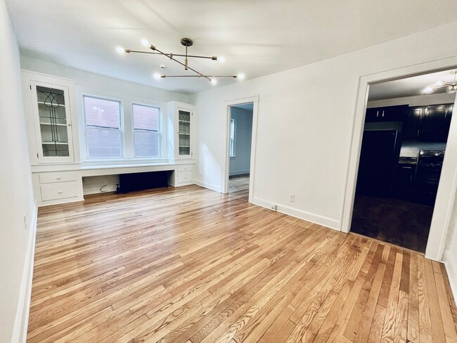 Building Photo - 13318 Madison Ave Unit #1
