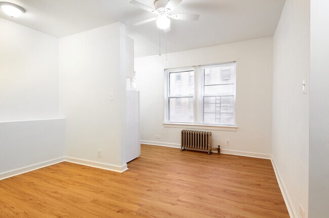 Photo - 5433 N Kenmore Ave Unit 303