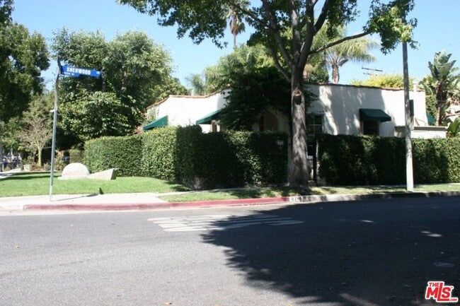 Photo - 8715 Sherwood Dr