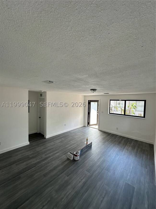 Building Photo - 3689 William 3689 Unit 3689