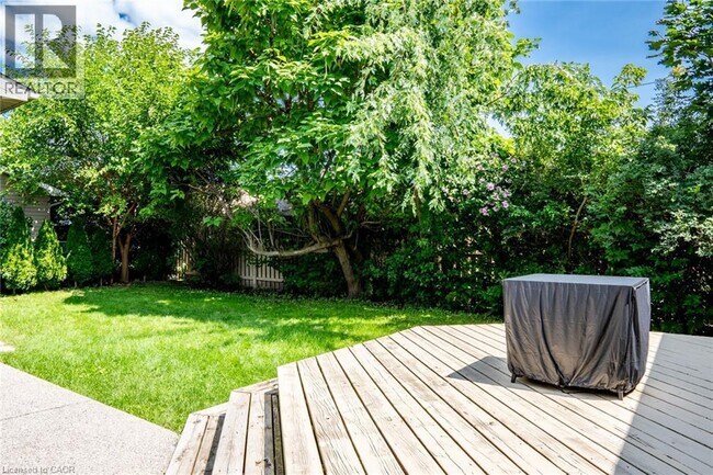 Photo - 2251 Joyce St