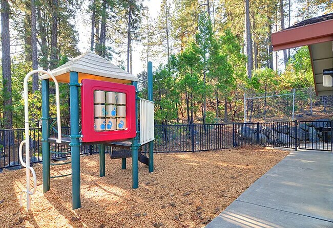 Photo - Oak Ridge Apartments