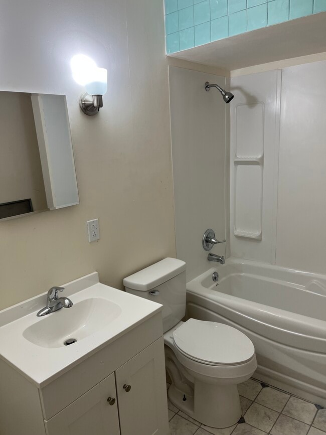 Building Photo - 86 Birdsall St Unit 86 Birdsall St apt 1