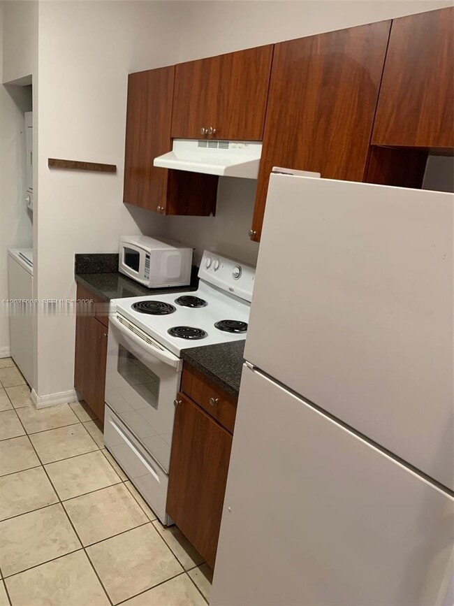 Photo - 115 SW 11th St Unit 909