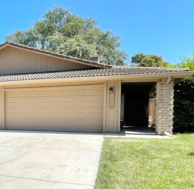 Building Photo - 1788 Long Barn Way