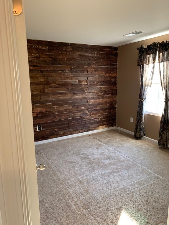 Photo - 120 Singleton Way