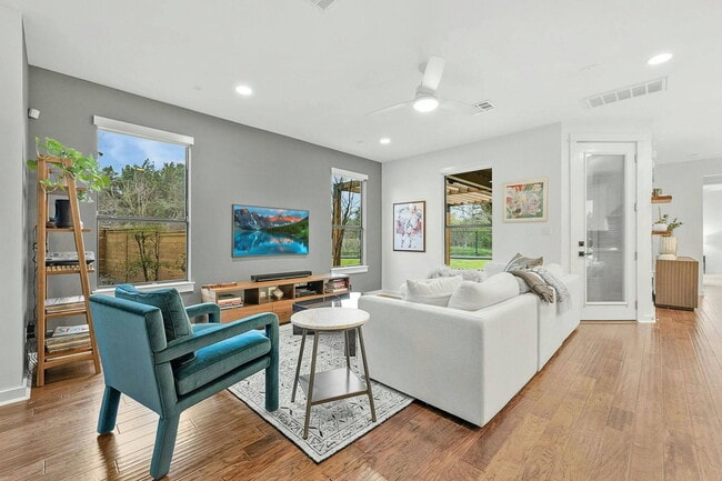Photo - 3118 Corbin Ln