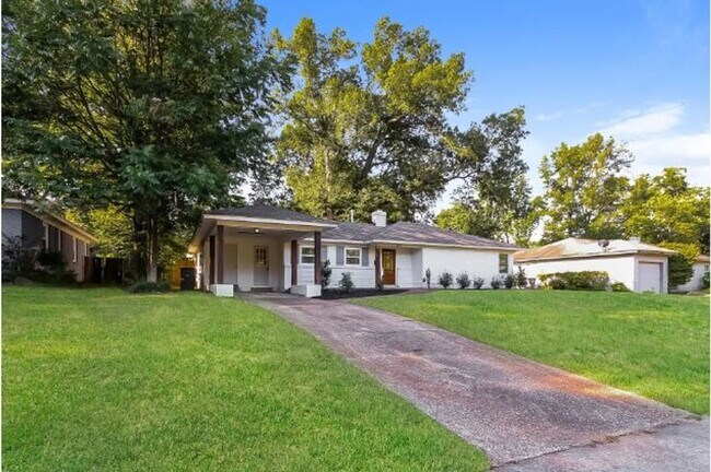 Photo - Contemporary Home in White Station School ...