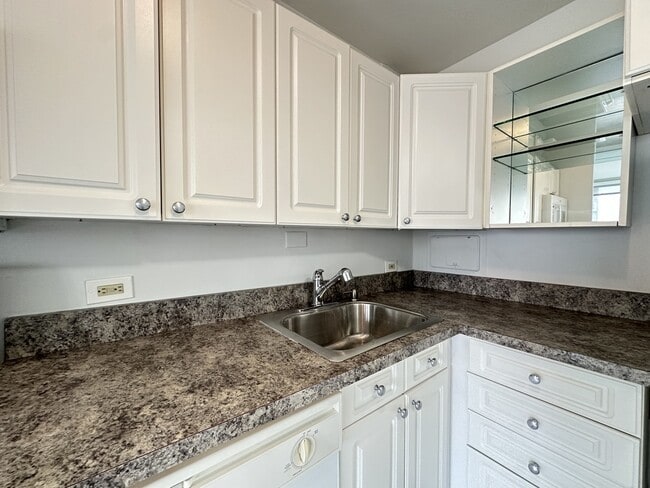 Photo - 1349 N Dearborn St Unit E11